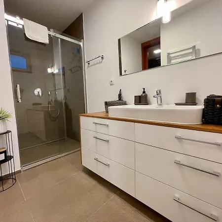 Appartamento Three Stories In Old Center With Castle View And Terrace *