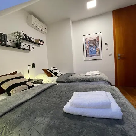 Three Stories In Old Center With Castle View And Terrace Appartamento