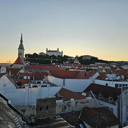 Apartment Three Stories Apartment, 3br, Old Center, Castle View And Terrace Pressburg