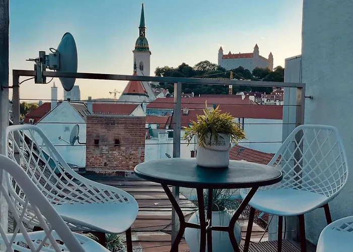 Appartement Three Stories In Old Center With Castle View And Terrace *