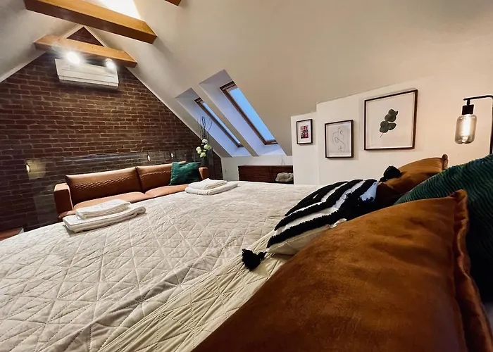 Three Stories In Old Center With Castle View And Terrace Bratislava