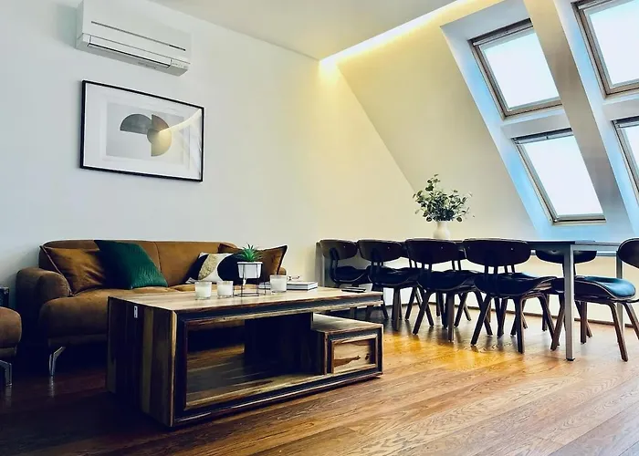 Three Stories In Old Center With Castle View And Terrace