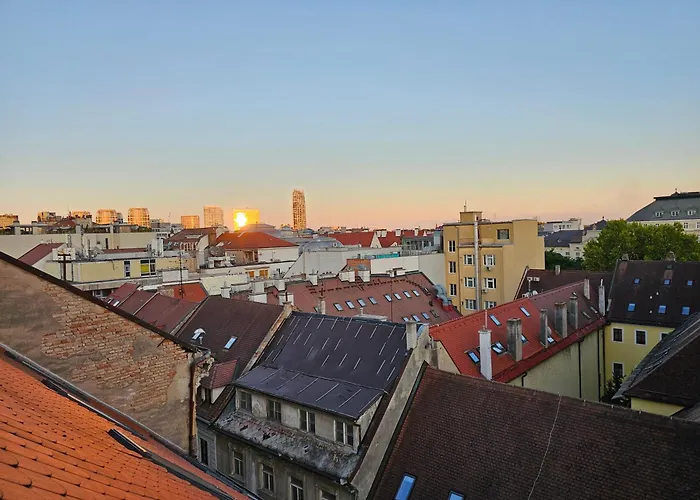 Appartement Three Stories In Old Center With Castle View And Terrace *