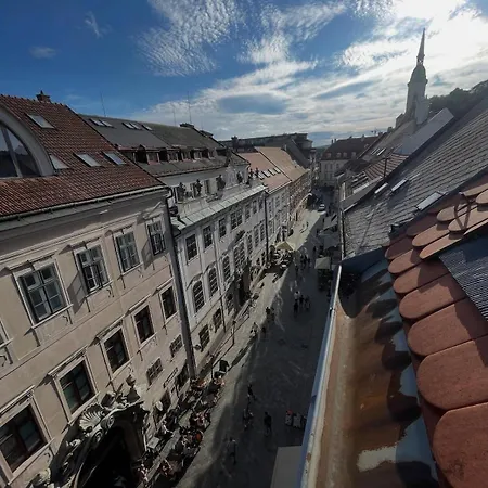 Three Stories In Old Center With Castle View And Terrace *