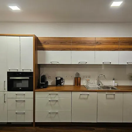 Three Stories In Old Center With Castle View And Terrace * 布拉迪斯拉发