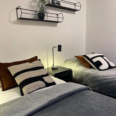 Three Stories In Old Center With Castle View And Terrace 公寓