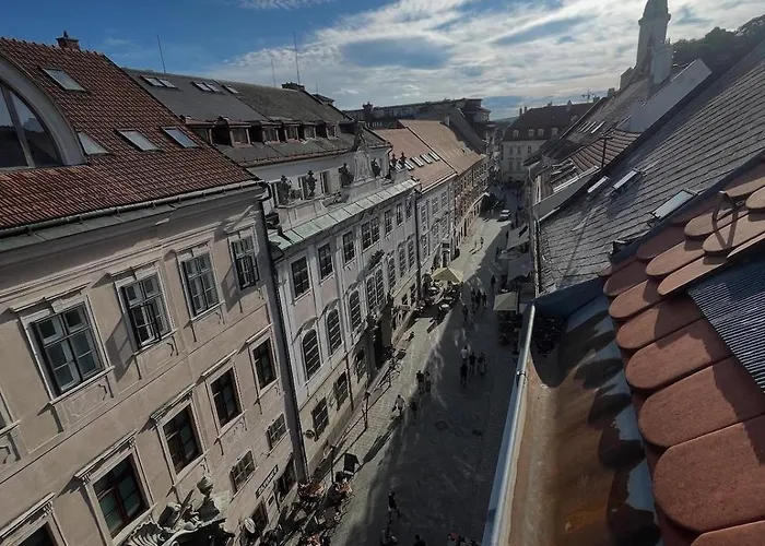Three Stories In Old Center With Castle View And Terrace *
