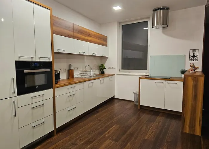 Three Stories In Old Center With Castle View And Terrace Apartment *