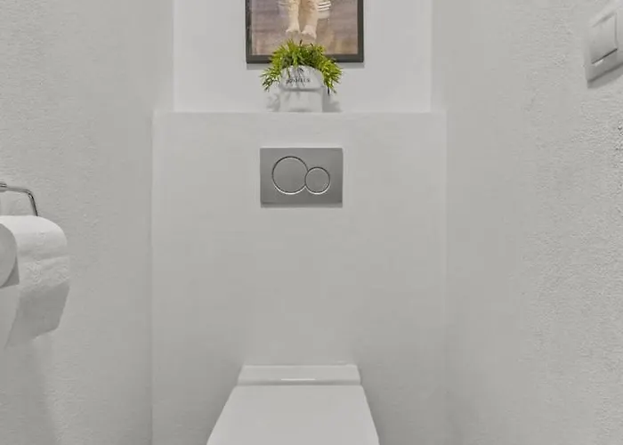 Three Stories In Old Center With Castle View And Terrace *