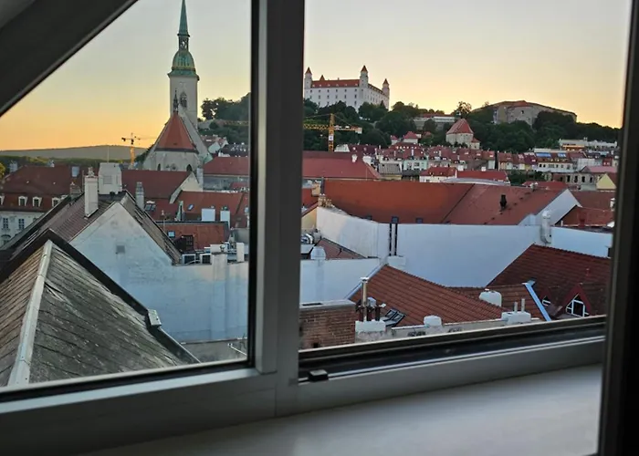 Three Stories In Old Center With Castle View And Terrace Apartmán Bratislava